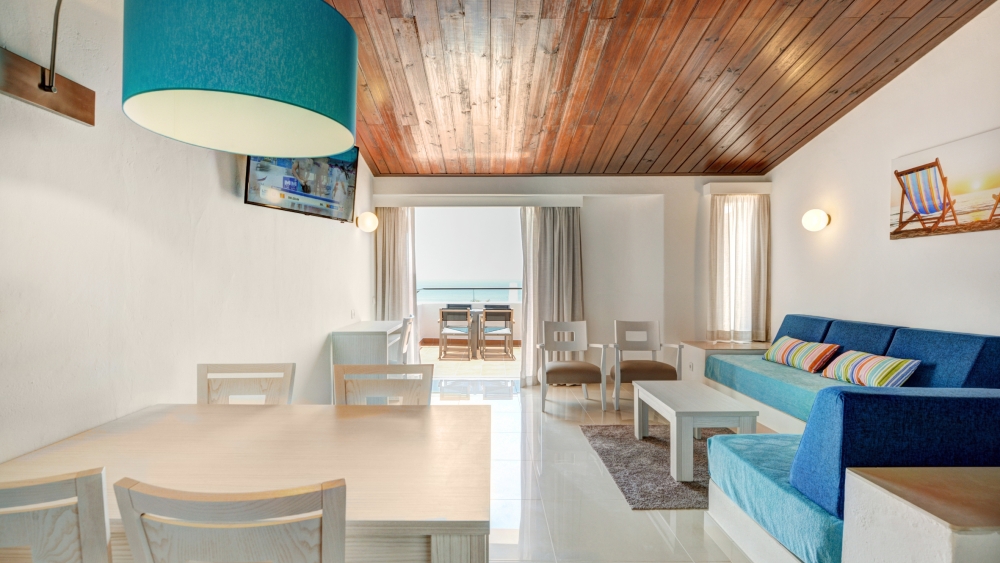 3HB Golden Beach